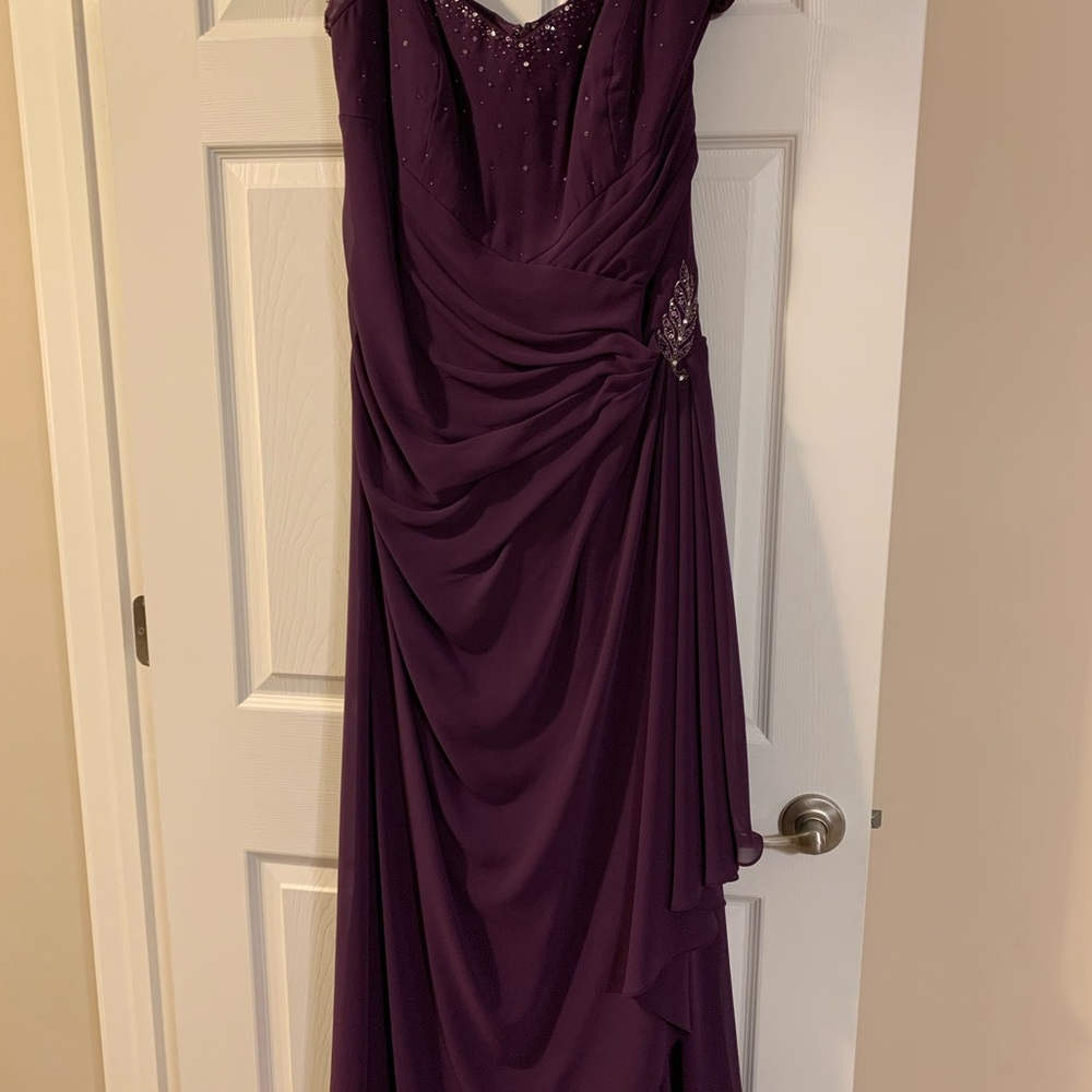 Beautiful Plum gown, worn once, Great Gown for wedding